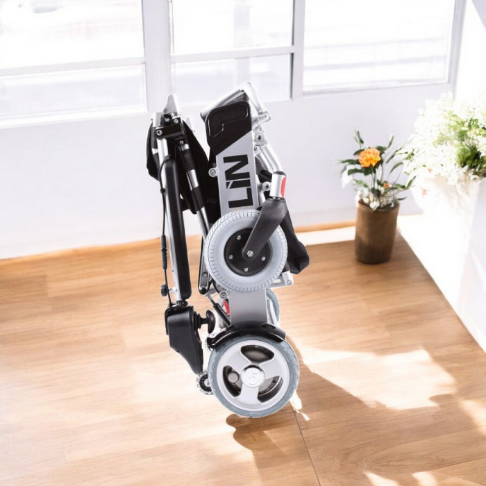 Poylin P207 Ultra Hafif Katlanabilir Akülü Tekerlekli Sandalye