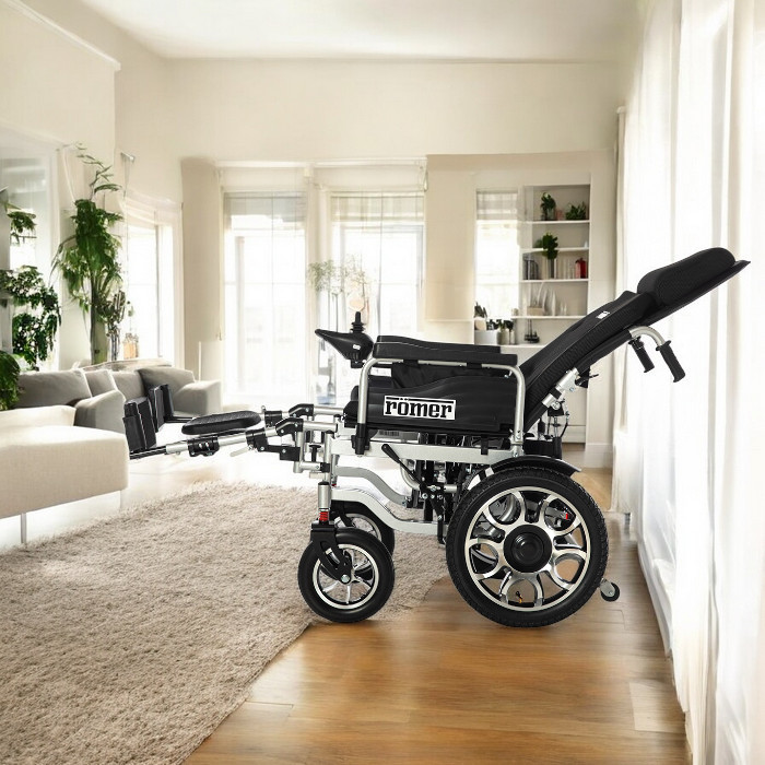 RÖMER R104 Sırtı Yatarlı Akülü Tekerlekli Sandalye